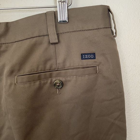 Men's Izod Pleated-Front Chino Shorts Size 38 Brown 9.5" Inseam - Picture 6 of 6
